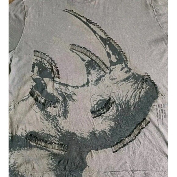 Sean John T-Shirt Men's XL Safety Pinned Rhino Gray Short Sleeve - Picture 2 of 9